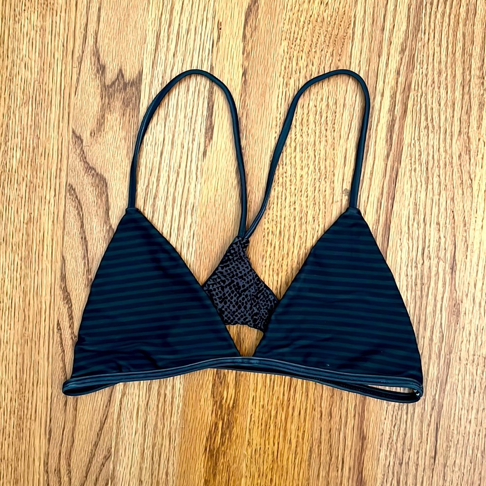 Acacia Bikini Top. Black. Size medium.